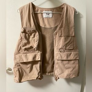 Aritzia TNA cargo vest